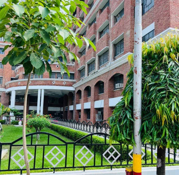 Babu Banarasi Das University Lucknow Academic photo 1